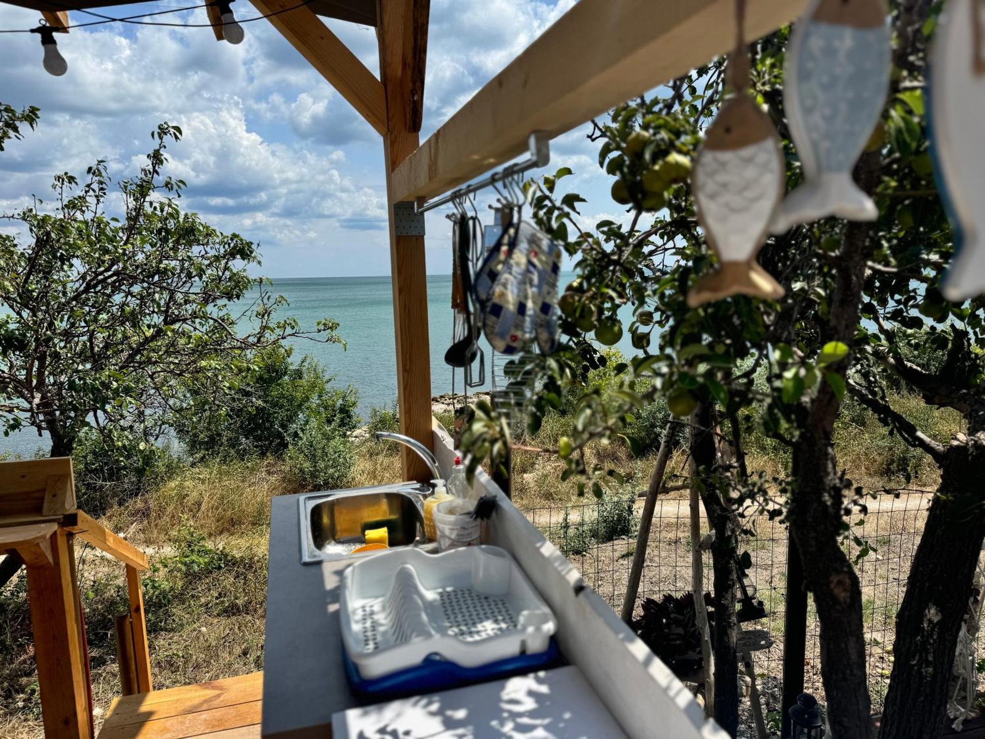 Karavana Tropicana Varna Esterno foto