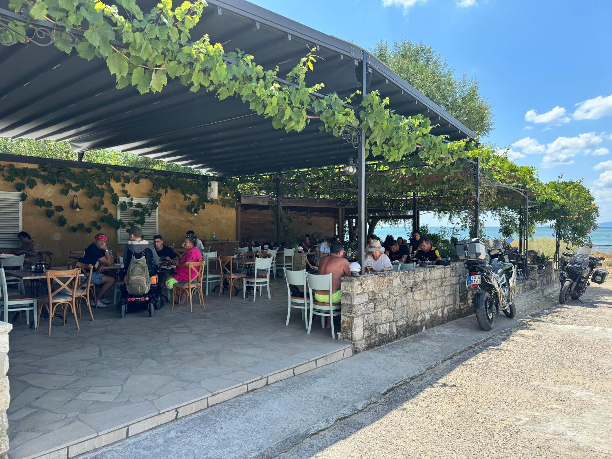 Karavana Tropicana Varna Esterno foto