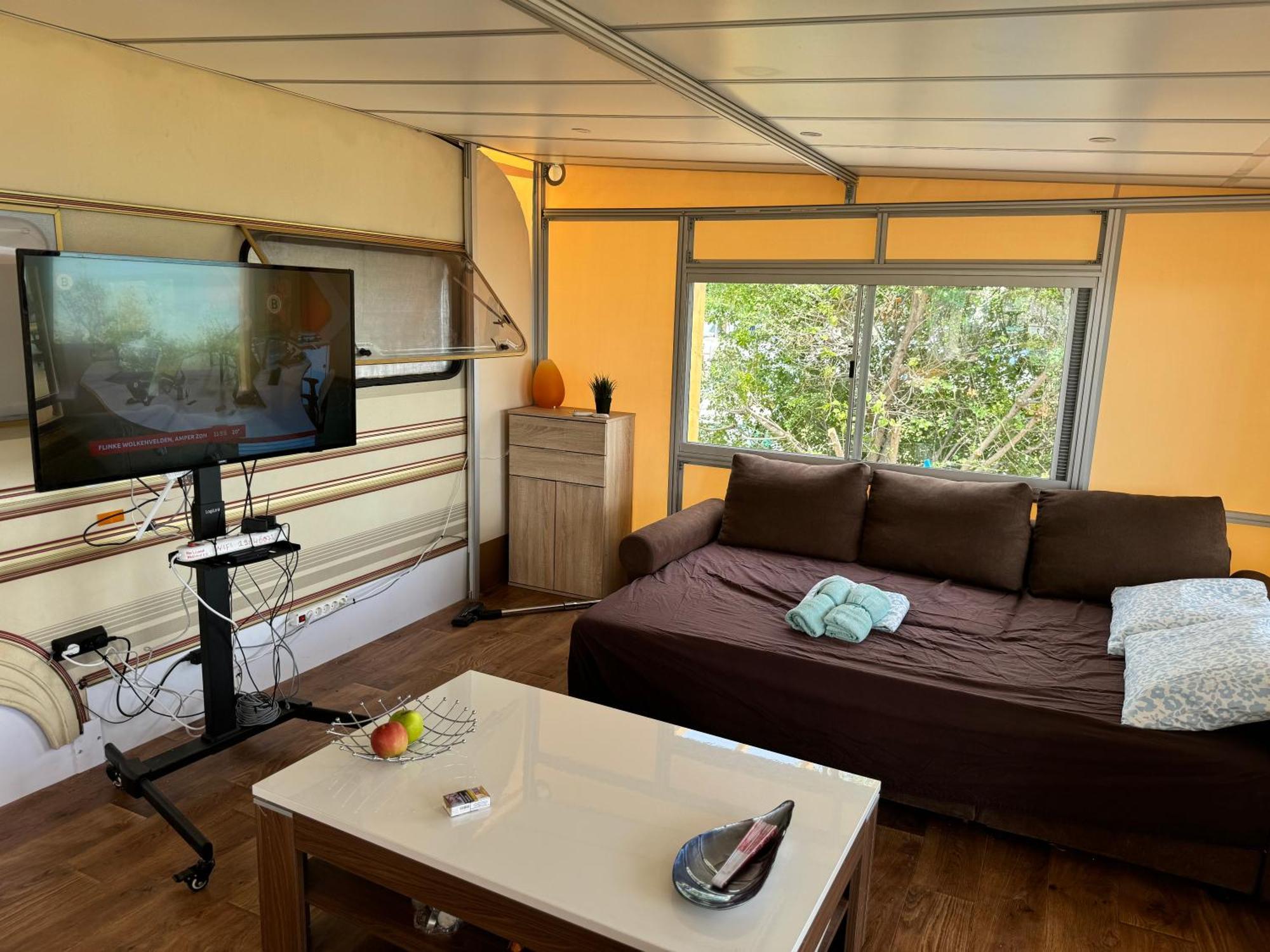 Karavana Tropicana Varna Esterno foto