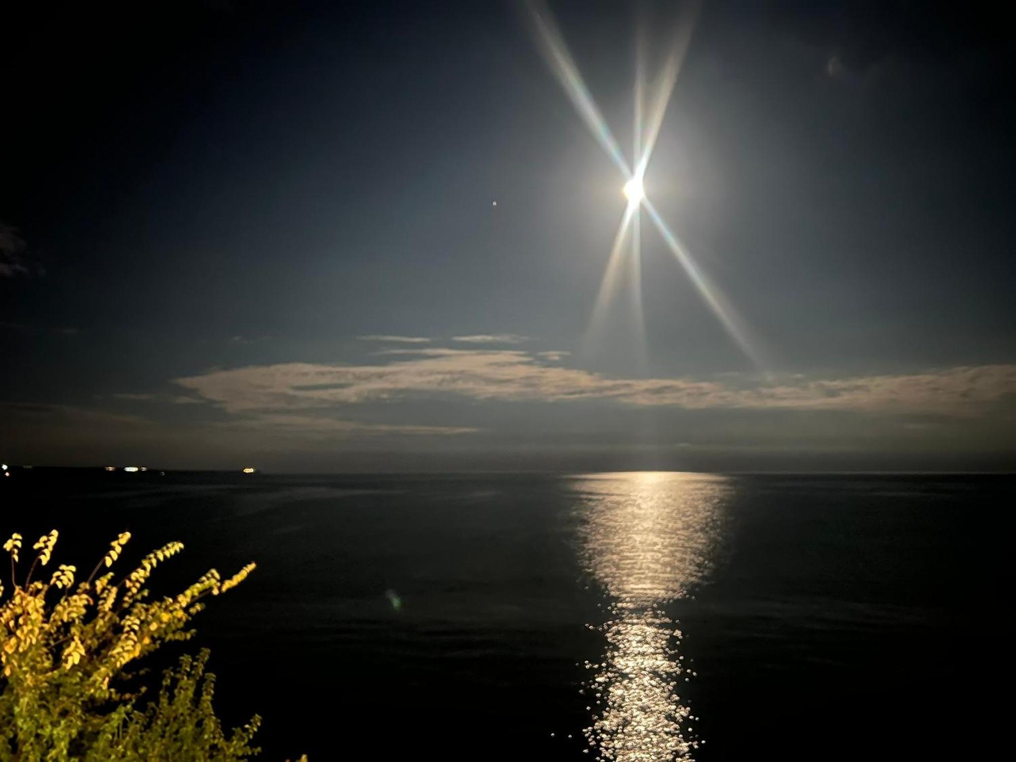 Karavana Tropicana Varna Esterno foto