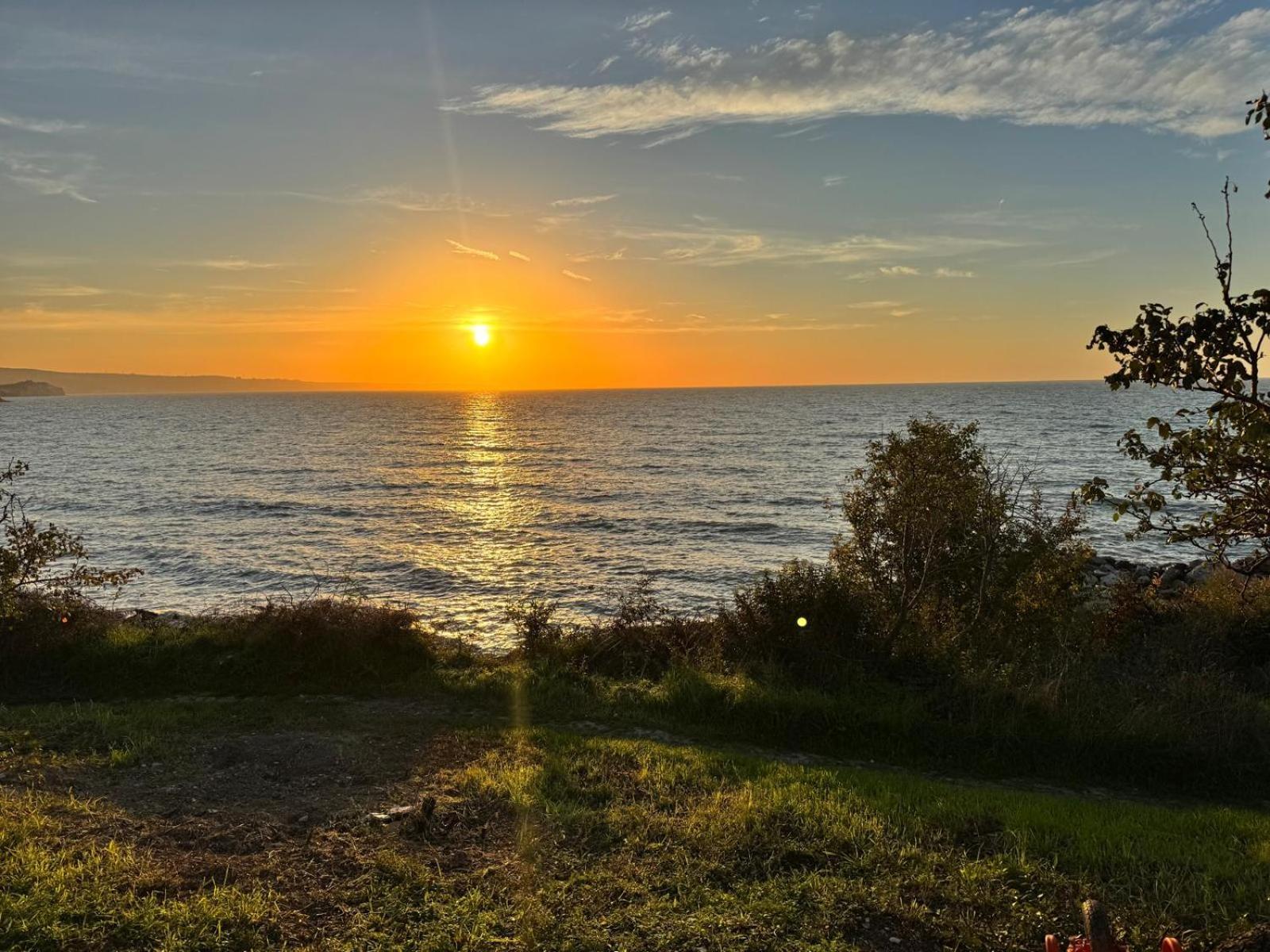 Karavana Tropicana Varna Esterno foto